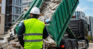 Вывоз строительного мусора в Симферополе: услуги лицензированной компании — ПроМусор